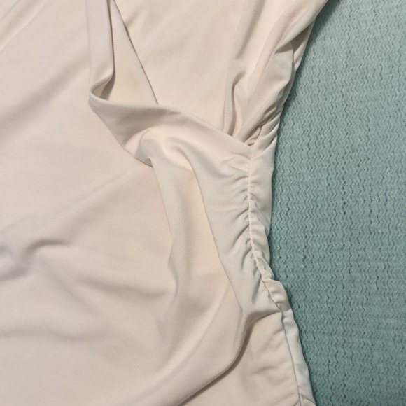 Express Cream Ruched Top - Picture 2 of 4